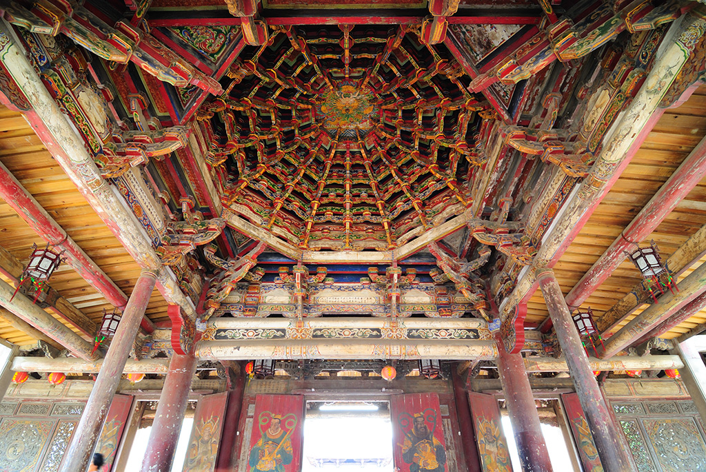 鹿港龙山寺藻井